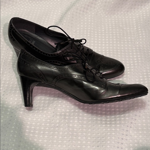 Elegant Black Women\'s Lace-Up Heels